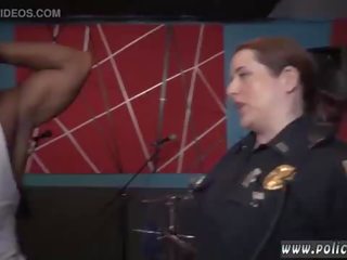 Leszbikus rendőr tiszt és angell nyár rendőr csoportos nyers film